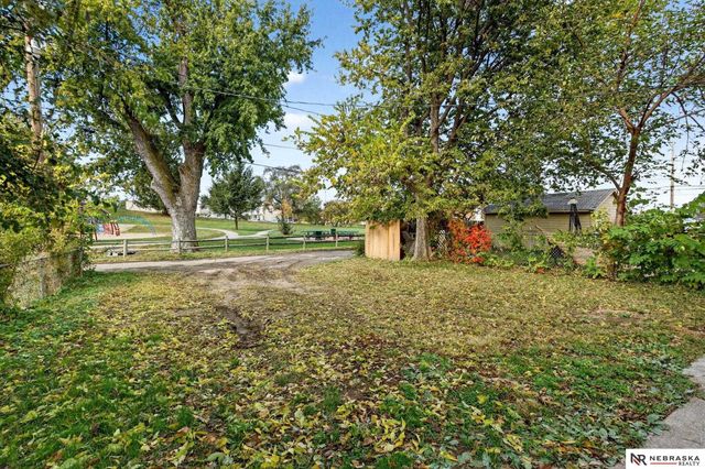 2434 N 33rd Avenue, Omaha, NE 68111