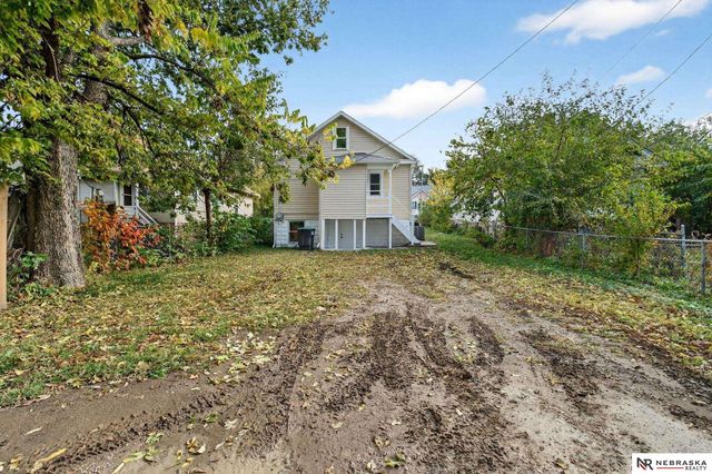 2434 N 33rd Avenue, Omaha, NE 68111