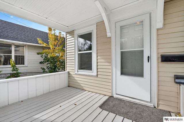 2434 N 33rd Avenue, Omaha, NE 68111