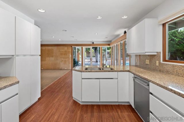 2615 Ellentown Rd, La Jolla, CA 92037