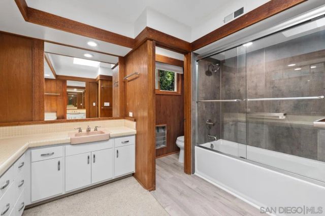 2615 Ellentown Rd, La Jolla, CA 92037