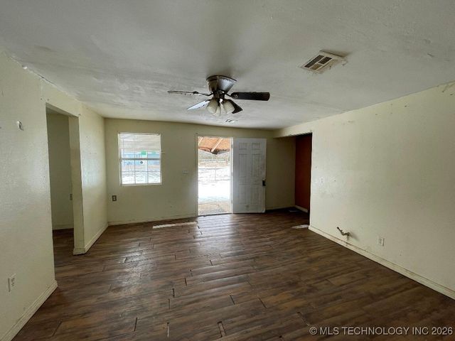 807 NW 3rd Street, Wagoner, OK 74467