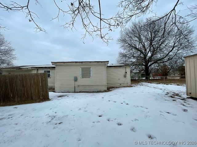 807 NW 3rd Street, Wagoner, OK 74467