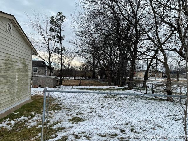 807 NW 3rd Street, Wagoner, OK 74467