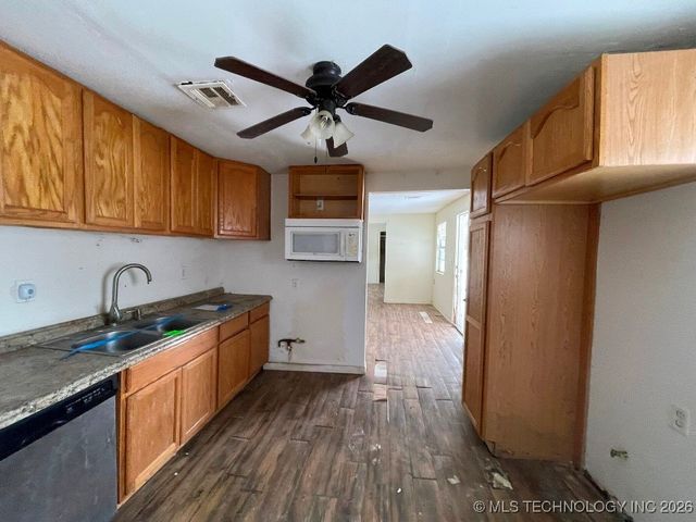 807 NW 3rd Street, Wagoner, OK 74467