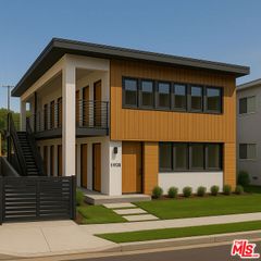 11938 Dorothy Street, Los Angeles, CA 90049