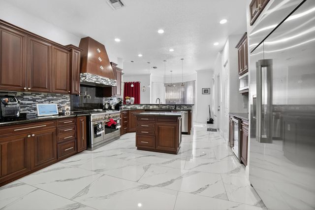 12480 NW 62nd Ct, Coral Springs, FL 33076