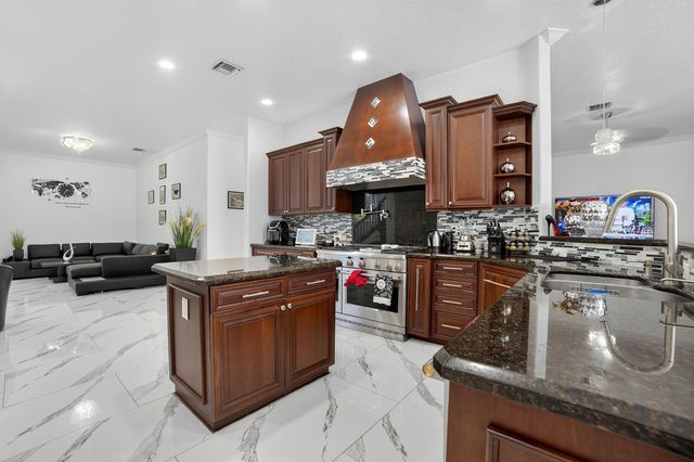 12480 NW 62nd Ct, Coral Springs, FL 33076