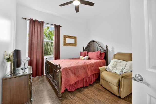 12480 NW 62nd Ct, Coral Springs, FL 33076