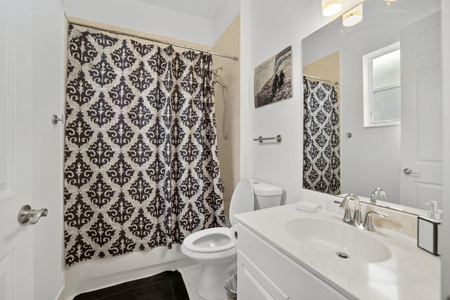 12480 NW 62nd Ct, Coral Springs, FL 33076