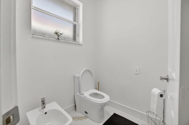 12480 NW 62nd Ct, Coral Springs, FL 33076