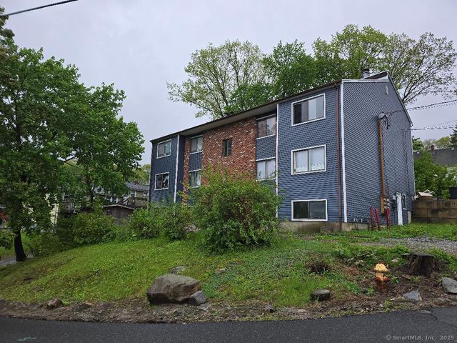 44 Armand Drive E, Waterbury, CT 06708