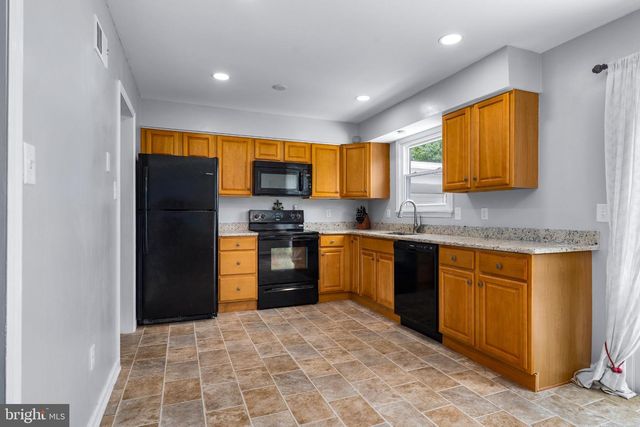 13 E WEALD AVE E, Bear, DE 19701