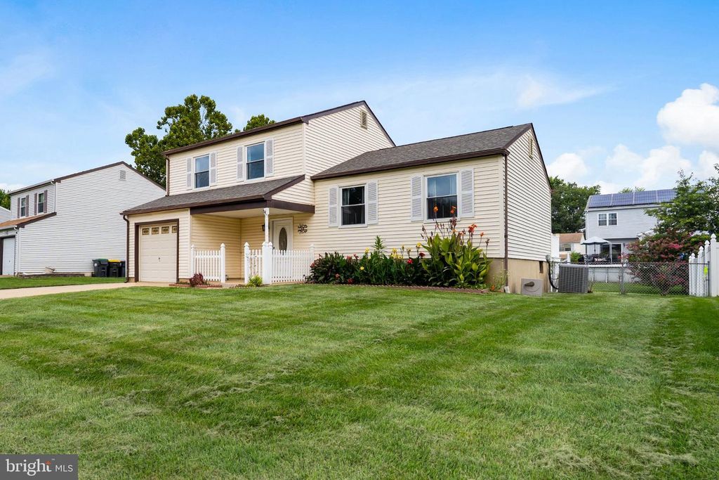 13 E WEALD AVE E, Bear, DE 19701