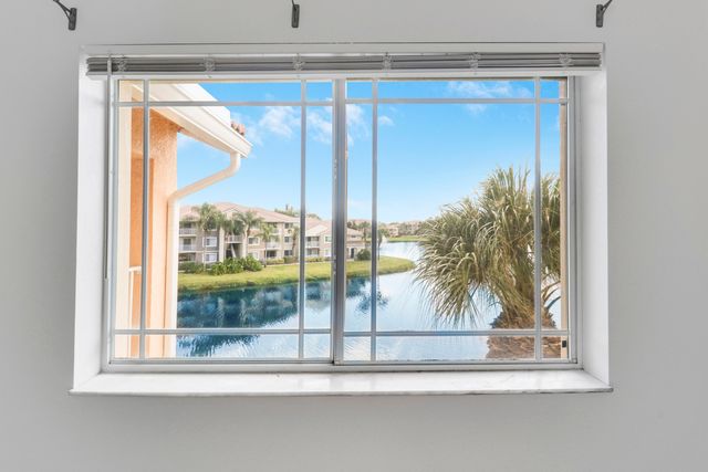 141 SW Palm Dr Apt 306, Port St Lucie, FL 34986