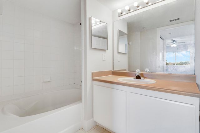 141 SW Palm Dr Apt 306, Port St Lucie, FL 34986