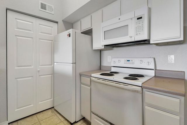 141 SW Palm Dr Apt 306, Port St Lucie, FL 34986