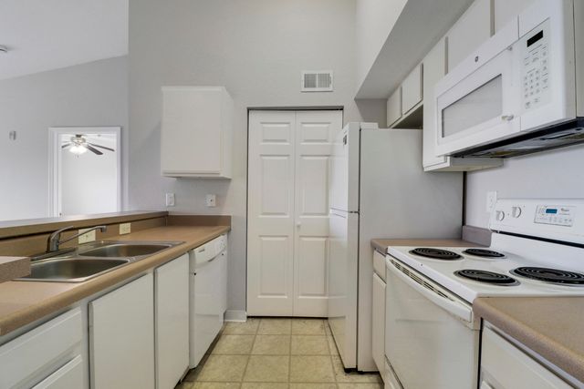 141 SW Palm Dr Apt 306, Port St Lucie, FL 34986