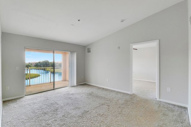 141 SW Palm Dr Apt 306, Port St Lucie, FL 34986