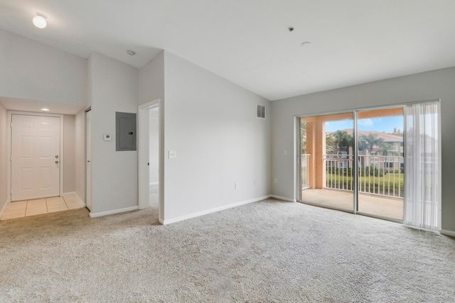 141 SW Palm Dr Apt 306, Port St Lucie, FL 34986