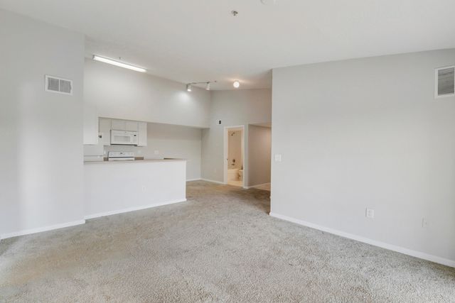 141 SW Palm Dr Apt 306, Port St Lucie, FL 34986