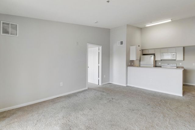 141 SW Palm Dr Apt 306, Port St Lucie, FL 34986