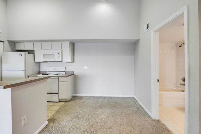 141 SW Palm Dr Apt 306, Port St Lucie, FL 34986