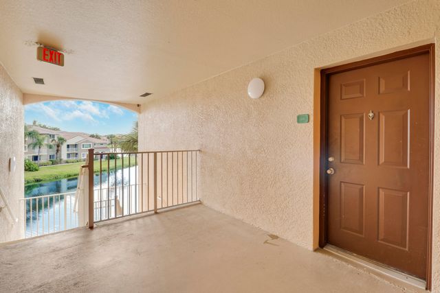 141 SW Palm Dr Apt 306, Port St Lucie, FL 34986