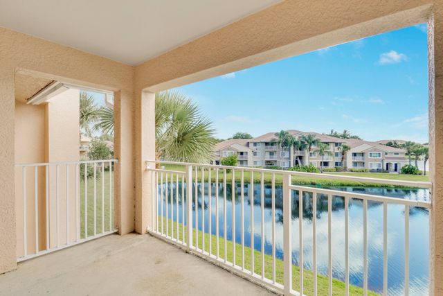 141 SW Palm Dr Apt 306, Port St Lucie, FL 34986