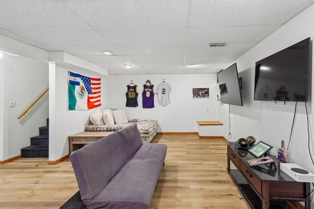 2438 NW Heritage Avenue, Ankeny, IA 50023