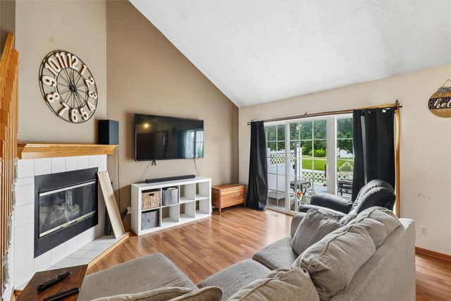 2438 NW Heritage Avenue, Ankeny, IA 50023