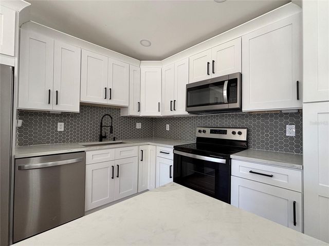 3983 MARLIN DRIVE SE, St Petersburg, FL 33705