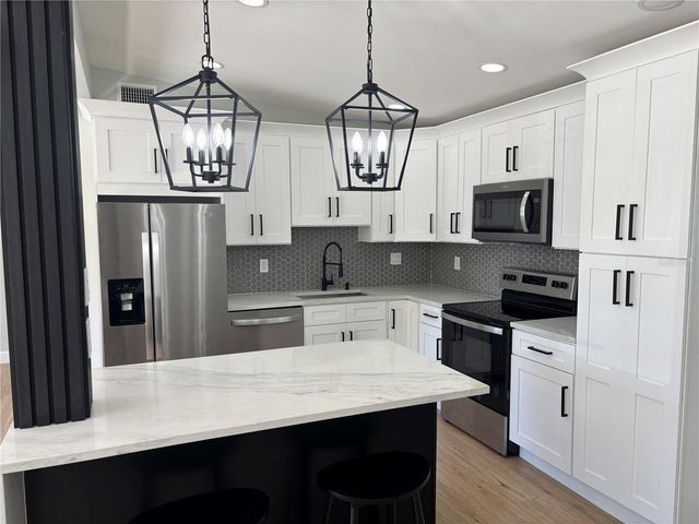 3983 MARLIN DRIVE SE, St Petersburg, FL 33705