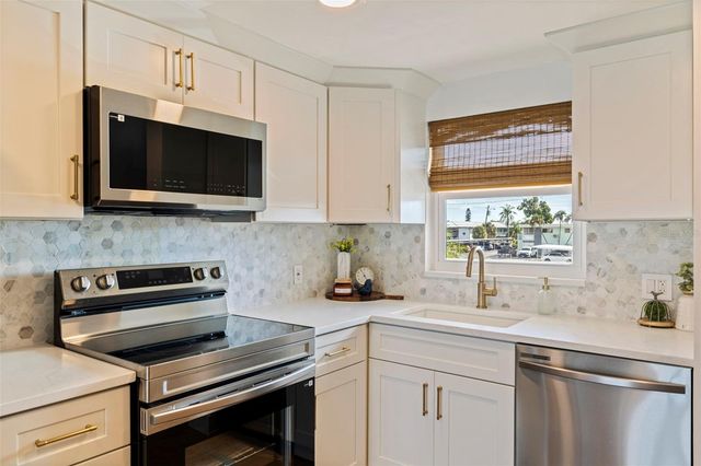 1847 SHORE DRIVE S 202, South Pasadena, FL 33707