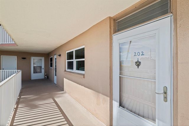 1847 SHORE DRIVE S 202, South Pasadena, FL 33707