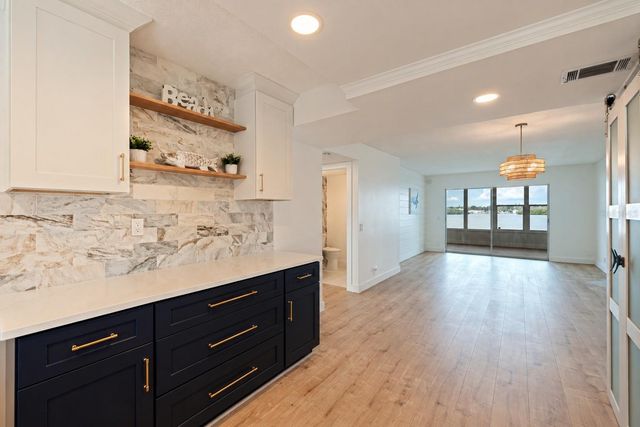 1847 SHORE DRIVE S 202, South Pasadena, FL 33707