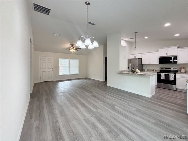 18925 SW 47th Street, Dunnellon, FL 34432