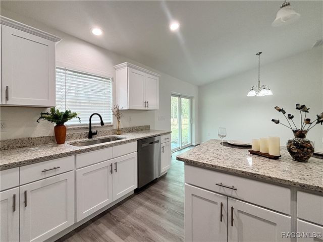 18925 SW 47th Street, Dunnellon, FL 34432