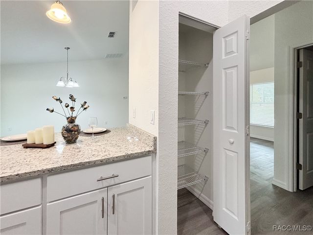 18925 SW 47th Street, Dunnellon, FL 34432