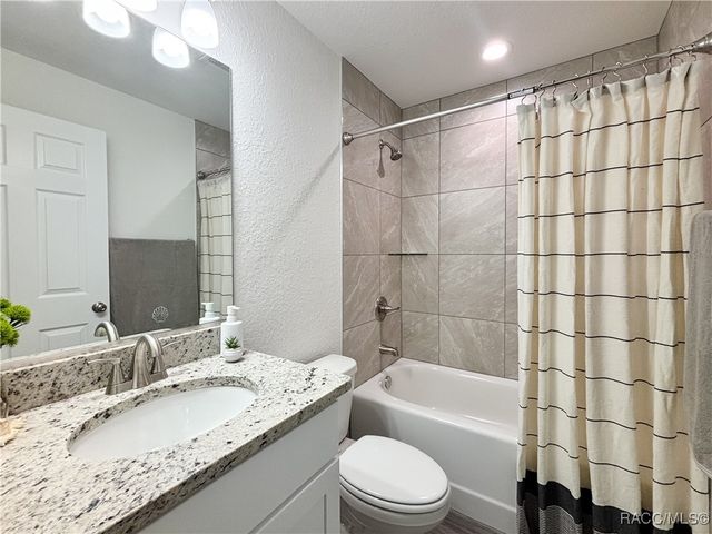 18925 SW 47th Street, Dunnellon, FL 34432