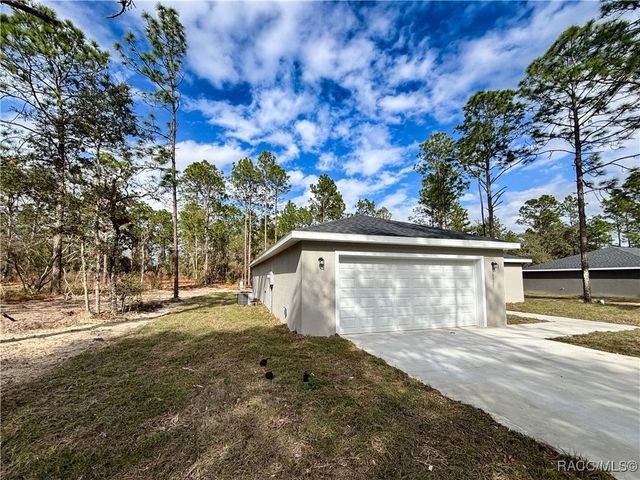 18925 SW 47th Street, Dunnellon, FL 34432
