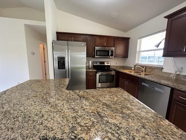 2712 SW 11th PL, Cape Coral, FL 33914