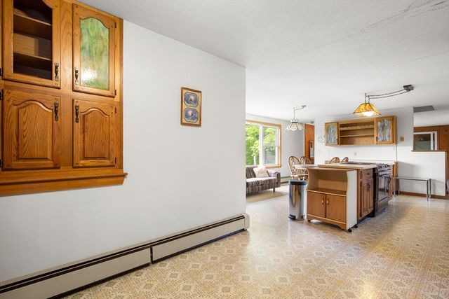 108 Foundry St, Easton, MA 02334