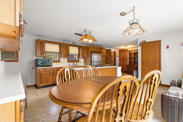 108 Foundry St, Easton, MA 02334