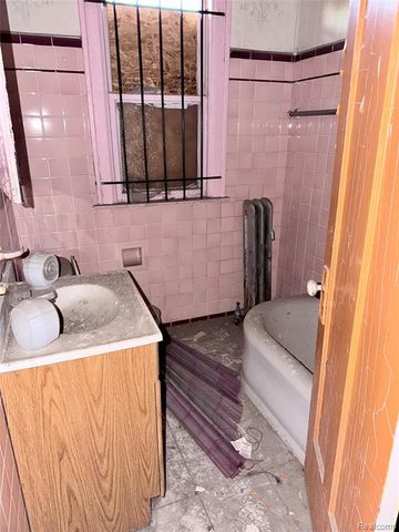 2250 Taylor Street, Detroit, MI 48206