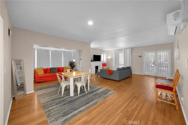 955 E 2nd, Long Beach, CA 90802