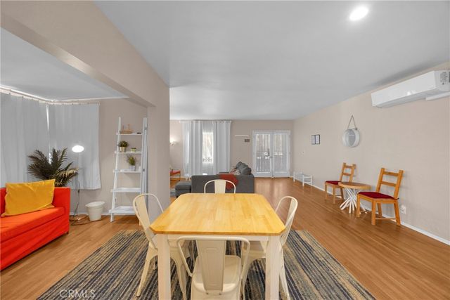 955 E 2nd, Long Beach, CA 90802