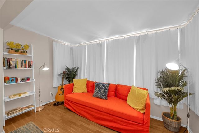 955 E 2nd, Long Beach, CA 90802
