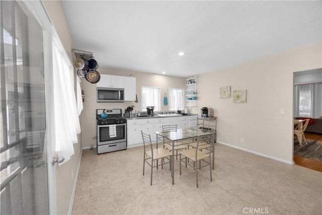 955 E 2nd, Long Beach, CA 90802