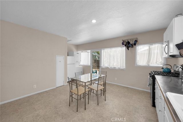 955 E 2nd, Long Beach, CA 90802
